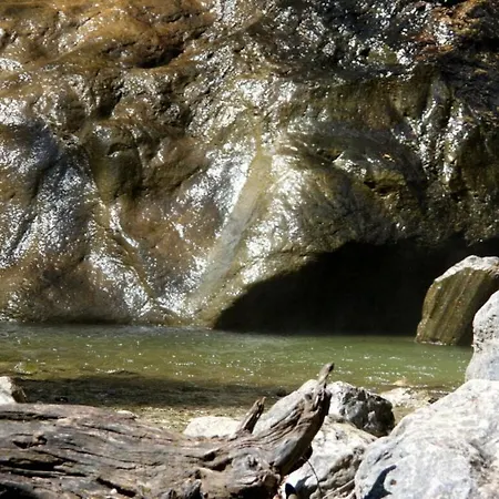 Holiday home Waterval In Het Boshoek